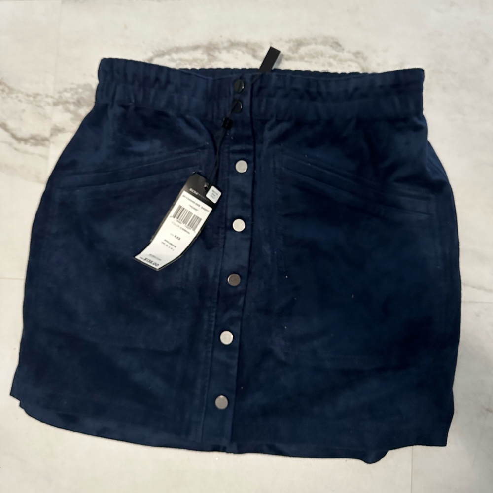 NWT BCBG navy blue skirt xxs